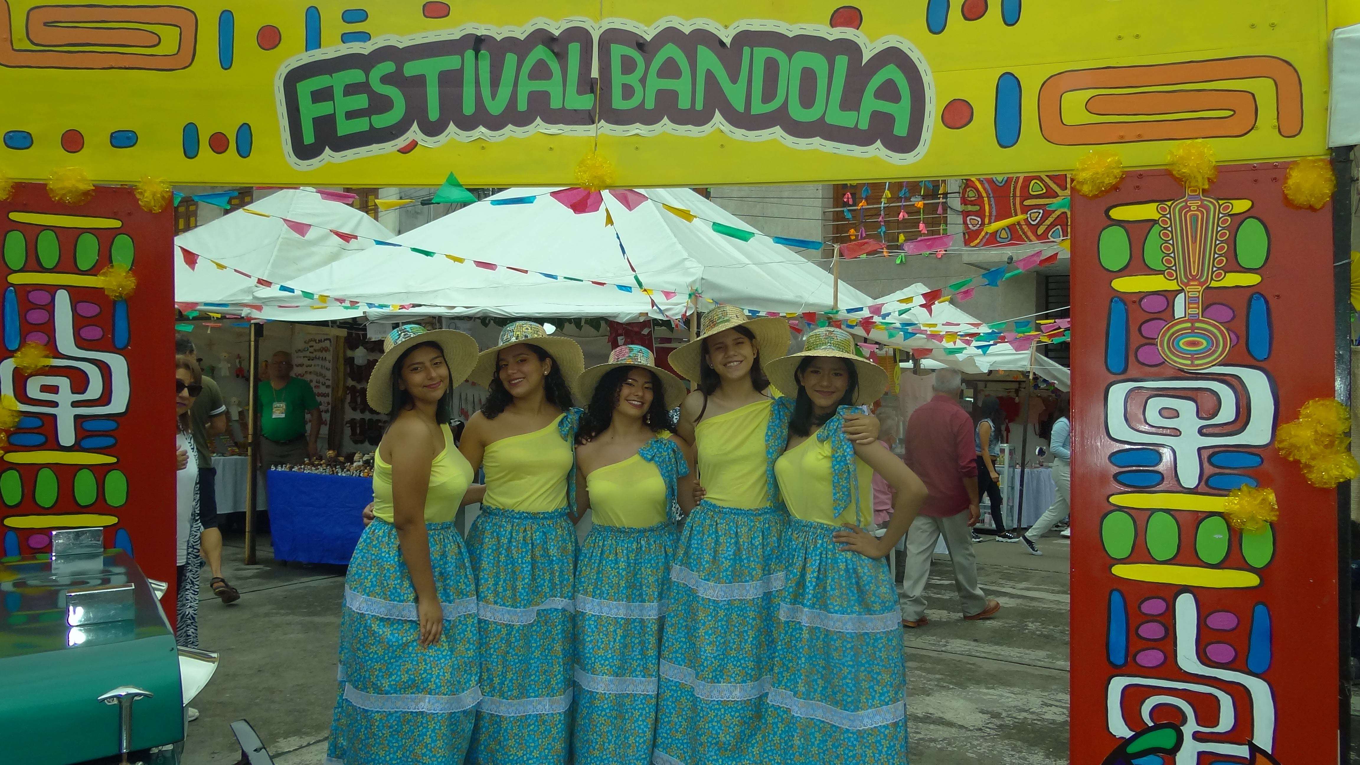 Ensamble Cantaima en tarima foto 10